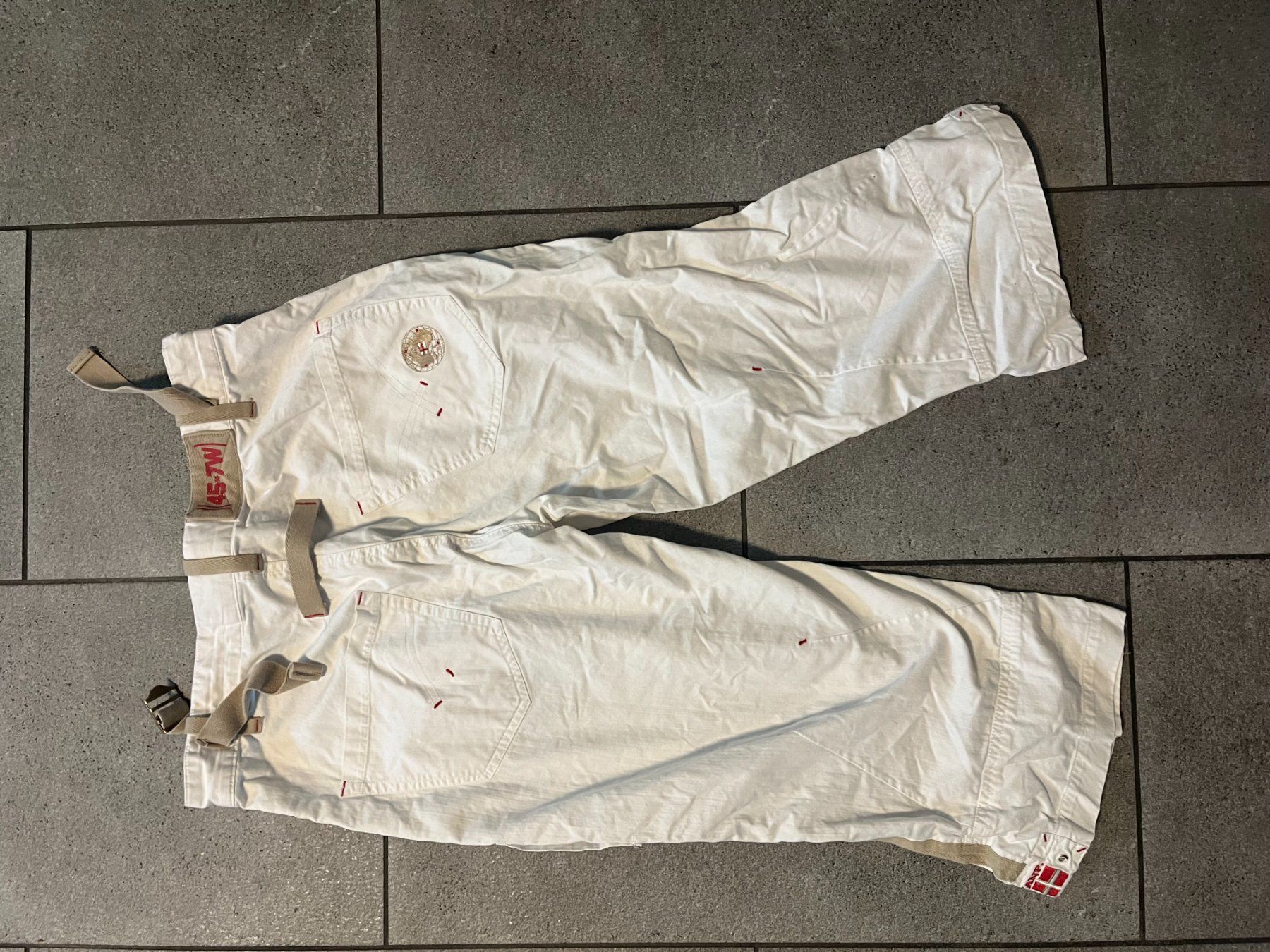 Pantaloni: Fröhliches Matching Set – Usato da Solothurn venduto da Floefi 1