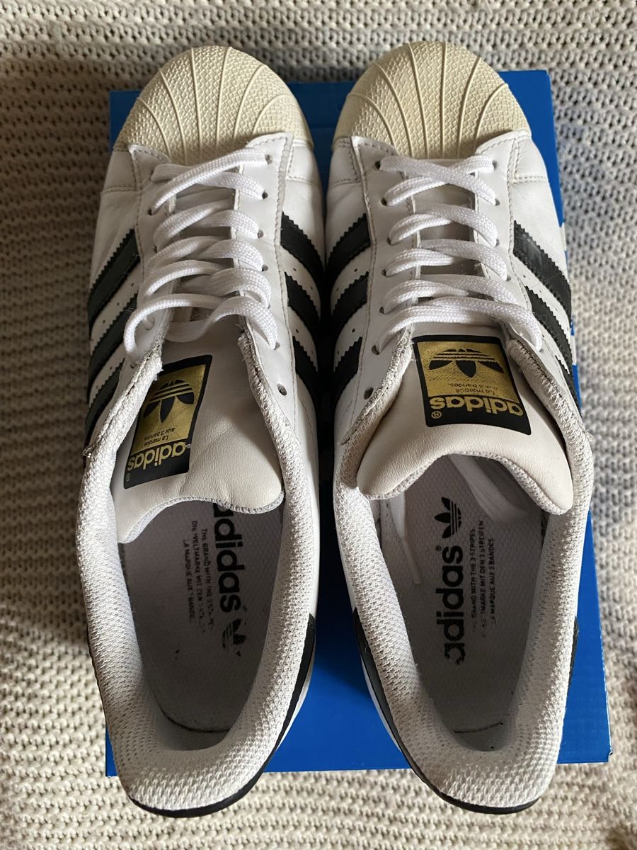 Adidas Herrenschuhe: Adidas Superstar blanches 42.5 – Gebraucht aus Geneve von Monthoux13 2