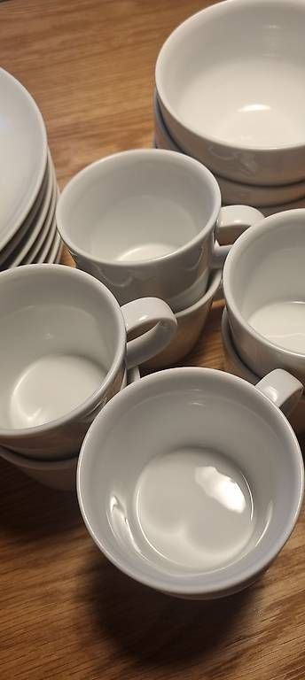Set di piatti: Geschirrset  – Usato da Biel/Bienne venduto da sheila7002 4