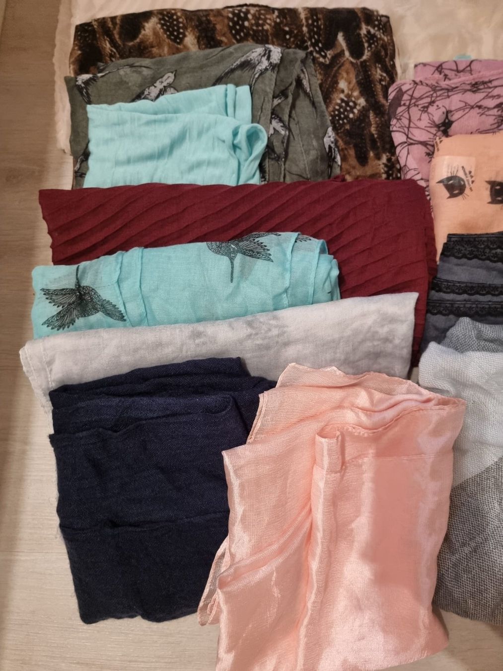 Foulard & Sciarpe: 18 Schals, Loops, Halstücher – Nuovo (secondo la descrizione) da Schübelbach venduto da chinchilla84 3