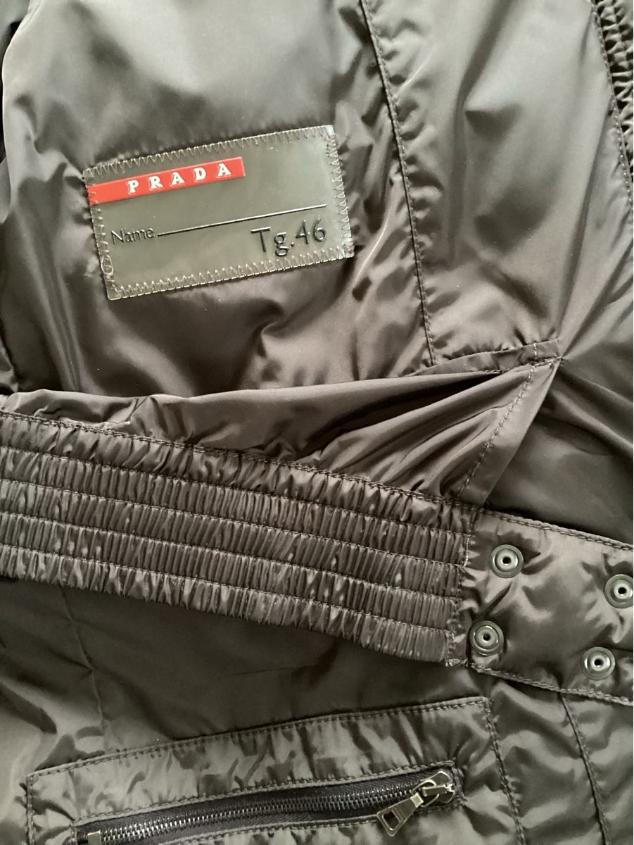 Prada Jacken: Prada, Damendaunenjacke, Gr. 46 it. – Neu (gemäss Beschreibung) aus Salenstein von Esprit57 7