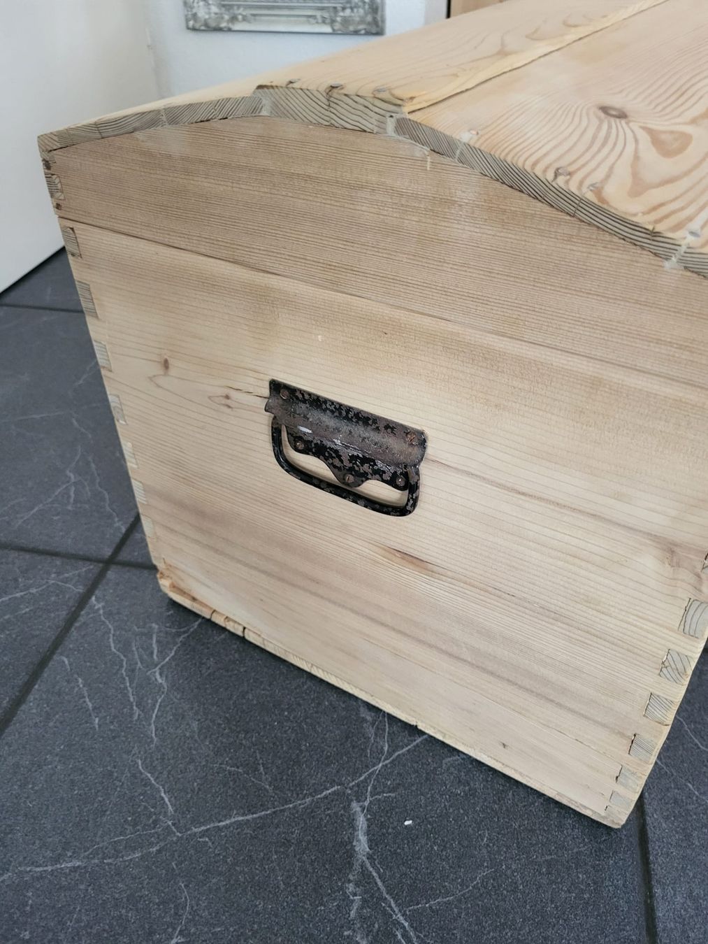 Cassapanche: Wunderschöne antike Truhe aus Massivholz restauriert – Usato da Hofstetten SO venduto da famburgert 7