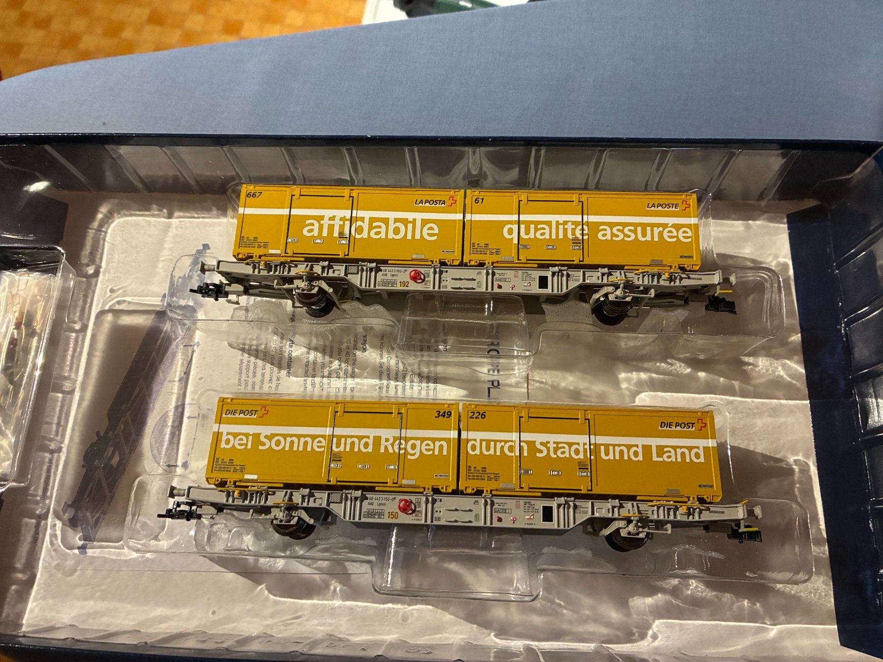 Liliput Modellini di ferrovie: SBB Containertragwagen-Set 7 "Schweizer Post"/Liliput 240042 – Nuovo (secondo la descrizione) da Kölliken venduto da Tbutz 1