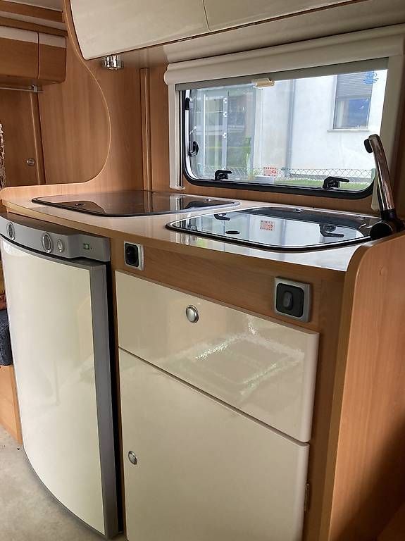 Veicoli da campeggio: Vends caravane surbaissée  – Usato da Riaz venduto da Vandewegheb 3