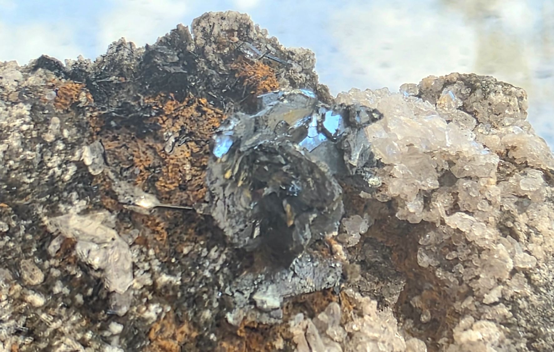 Minerali & Pietre curative: Mineralien Hämatit mit Monazit Binntal – Usato da Glis venduto da nbu_65ys 1