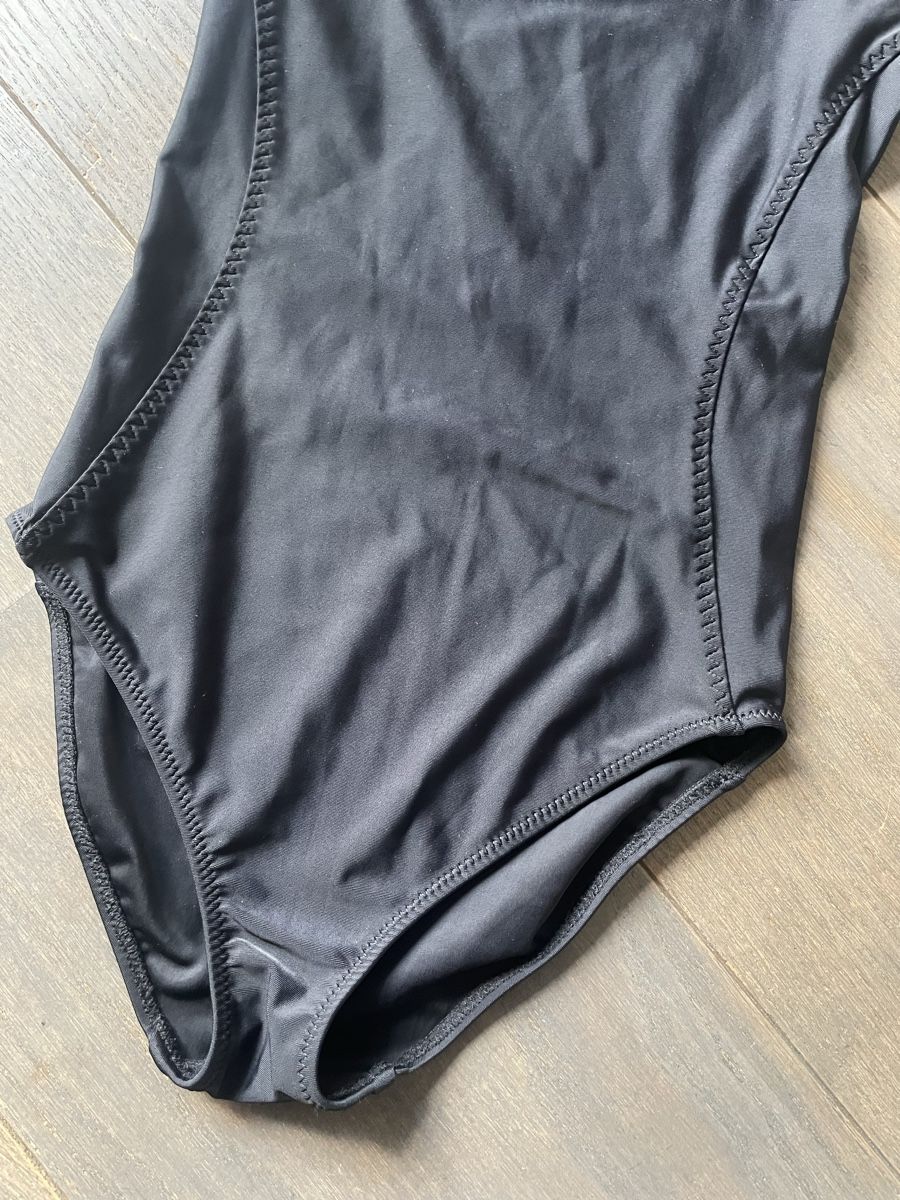 Scarpe, pantaloni & magliette da ginnastica: Justaucorps Décathlon noir 140/10 ans – Usato da gland venduto da Moral 2