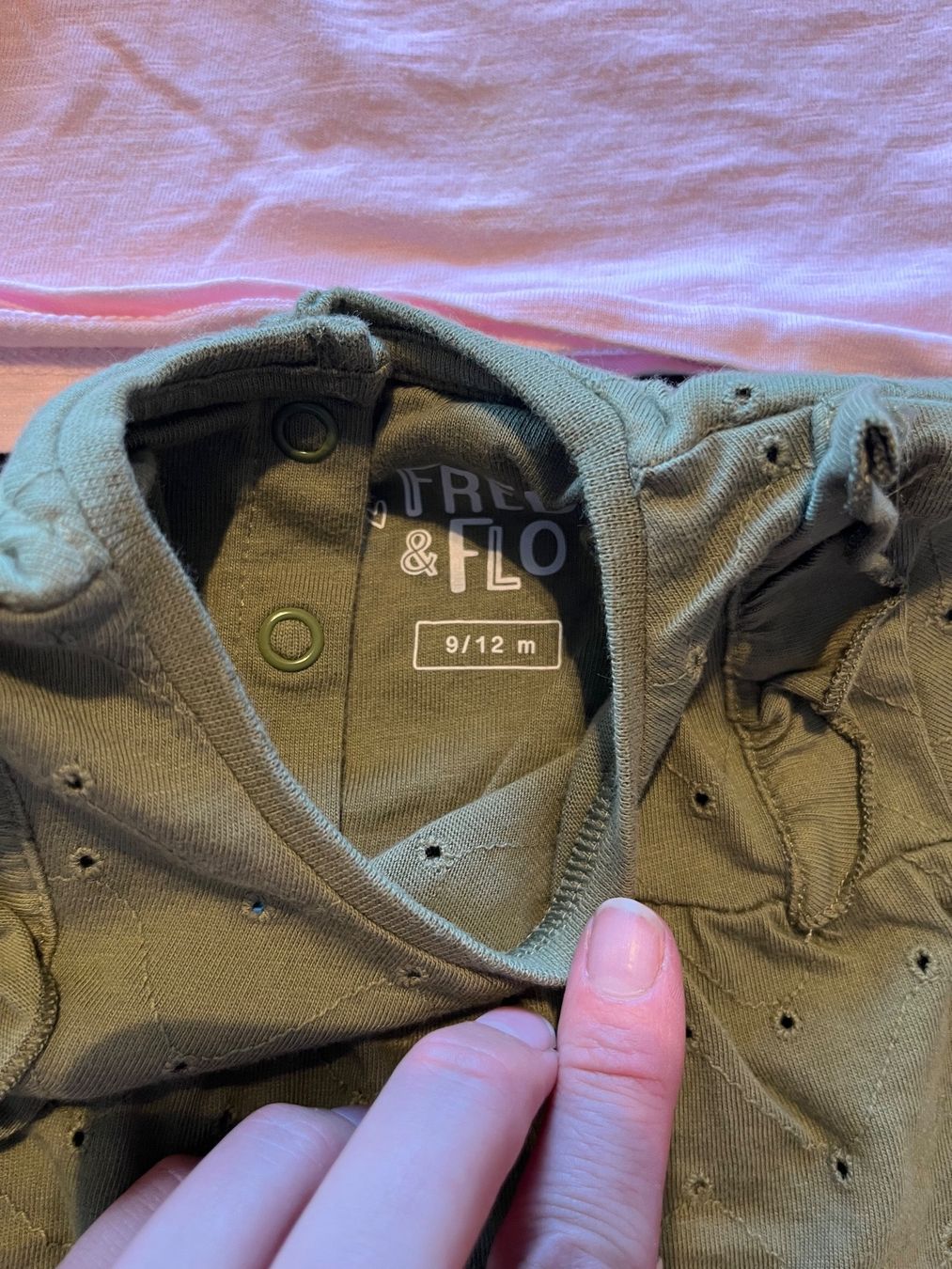 Hemden, T-Shirts & Polos: 2x Sommer T-Shirts, Größe 80 – Gebraucht aus Umiken von deb_57xk 3