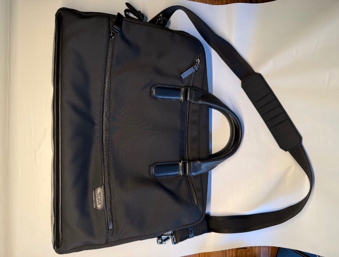 Tumi Valigie & Borse: TUMI Avondale Aktentasche – Usato da Chur venduto da cru_mk57