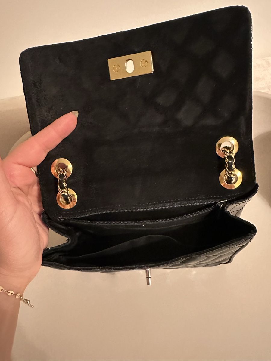 Borse da donna: Tasche Lederlocher mit Goldkette – Usato da Zürich venduto da millaiana 3