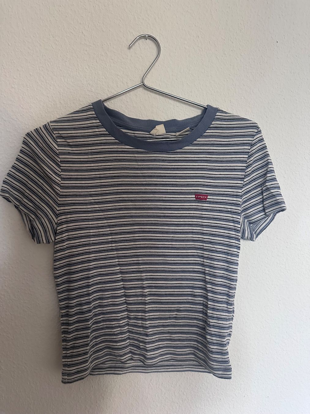 Levi's Top: Levis Top – Usato da Zürich venduto da julia_le