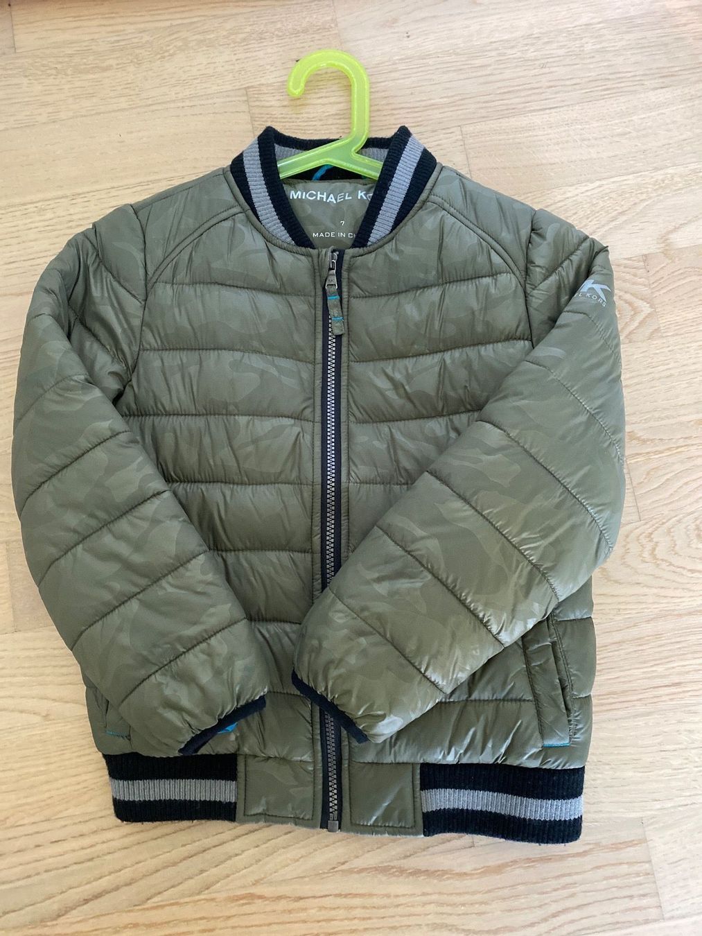 Giacche & Cappotti: Micheal Kors Jung Jacke 122 – Usato da Oberglatt ZH venduto da Sale12