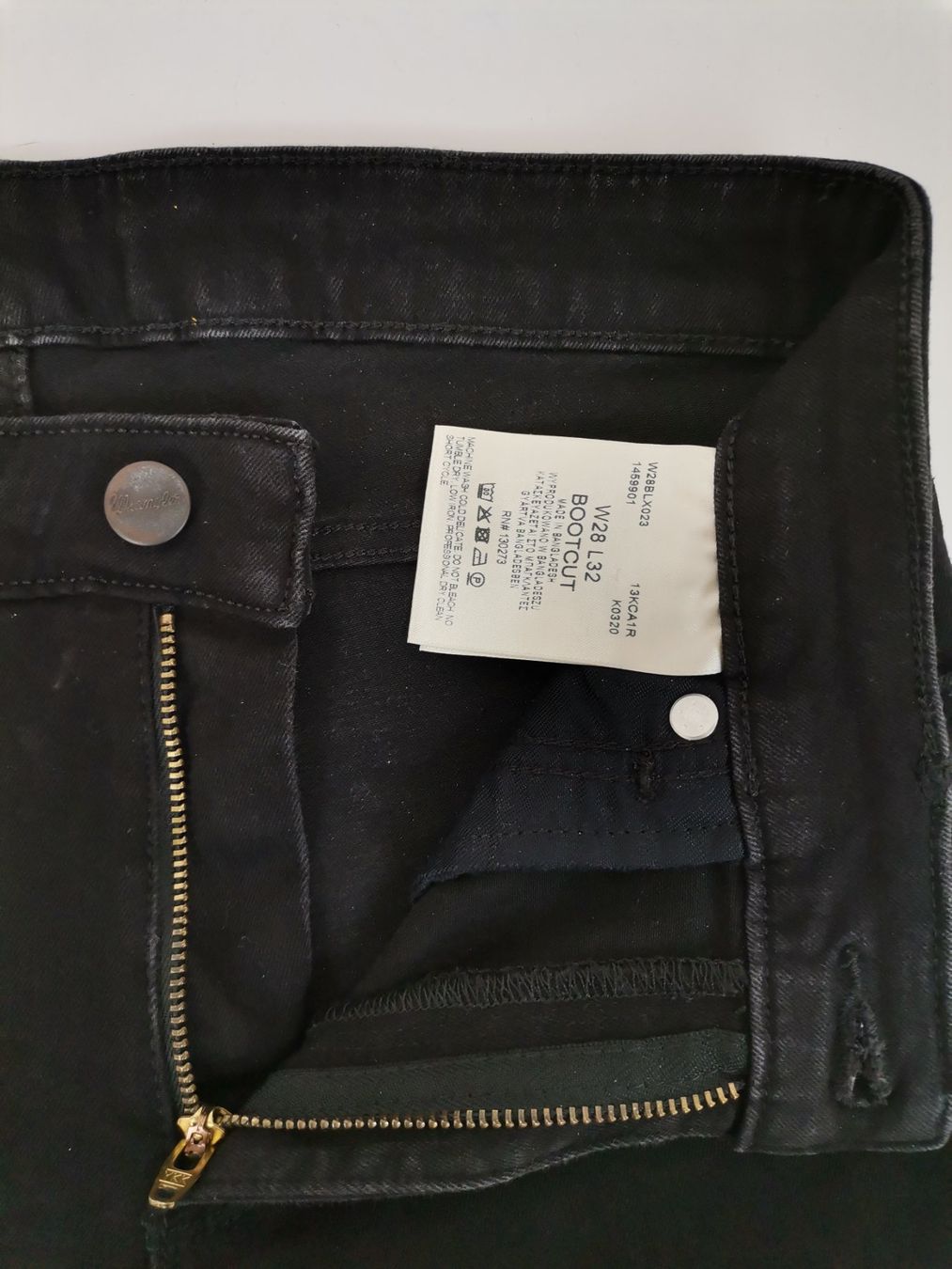 Wrangler Jeans: WRANGLER Damen Jeans Schwarz – Usato da Schaffhausen venduto da Restwert_SH 8