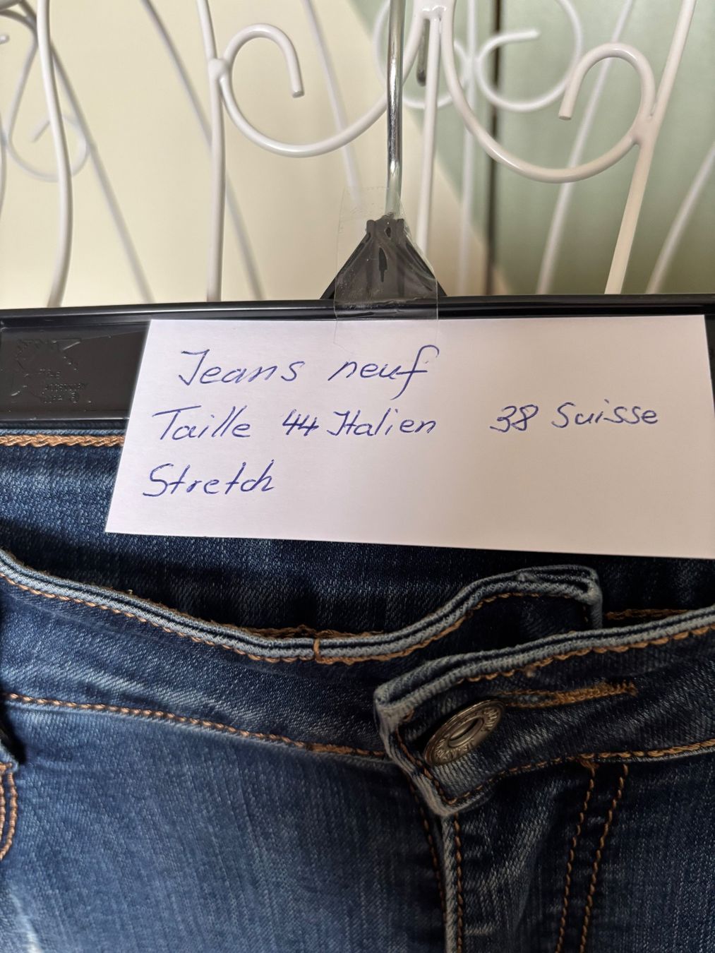 Jeans: Jeans stretch neuf taille 38 – Usato da Murten venduto da Louis1954 1