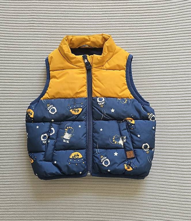 Altro abbigliamento per bambino: Kinder Gilet, Grösse 74 – Usato da Riedholz venduto da StefanieKaiser