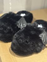 Flauschige Gothic Pantoffeln neu Gr 39