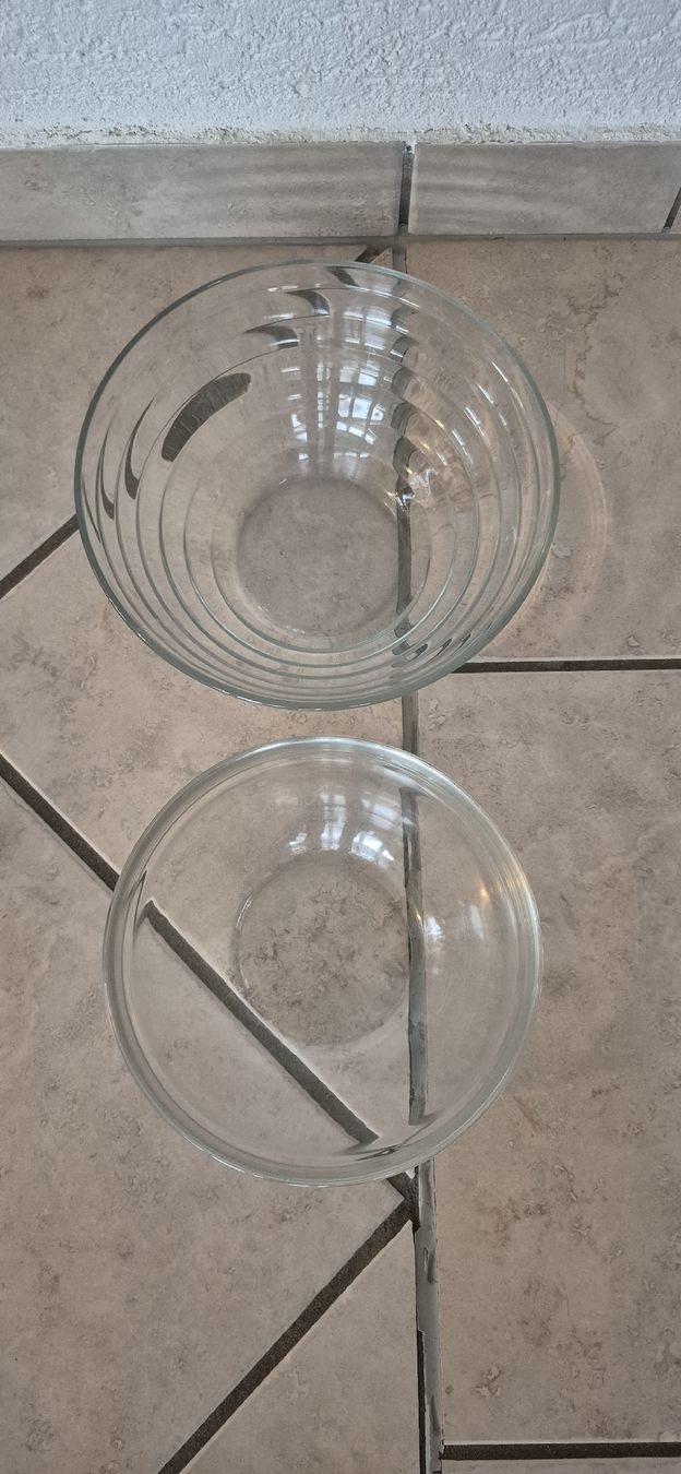 Ciotole: Lot de 2 saladiers en verre – Usato da Moutier venduto da mai_pq7w 1