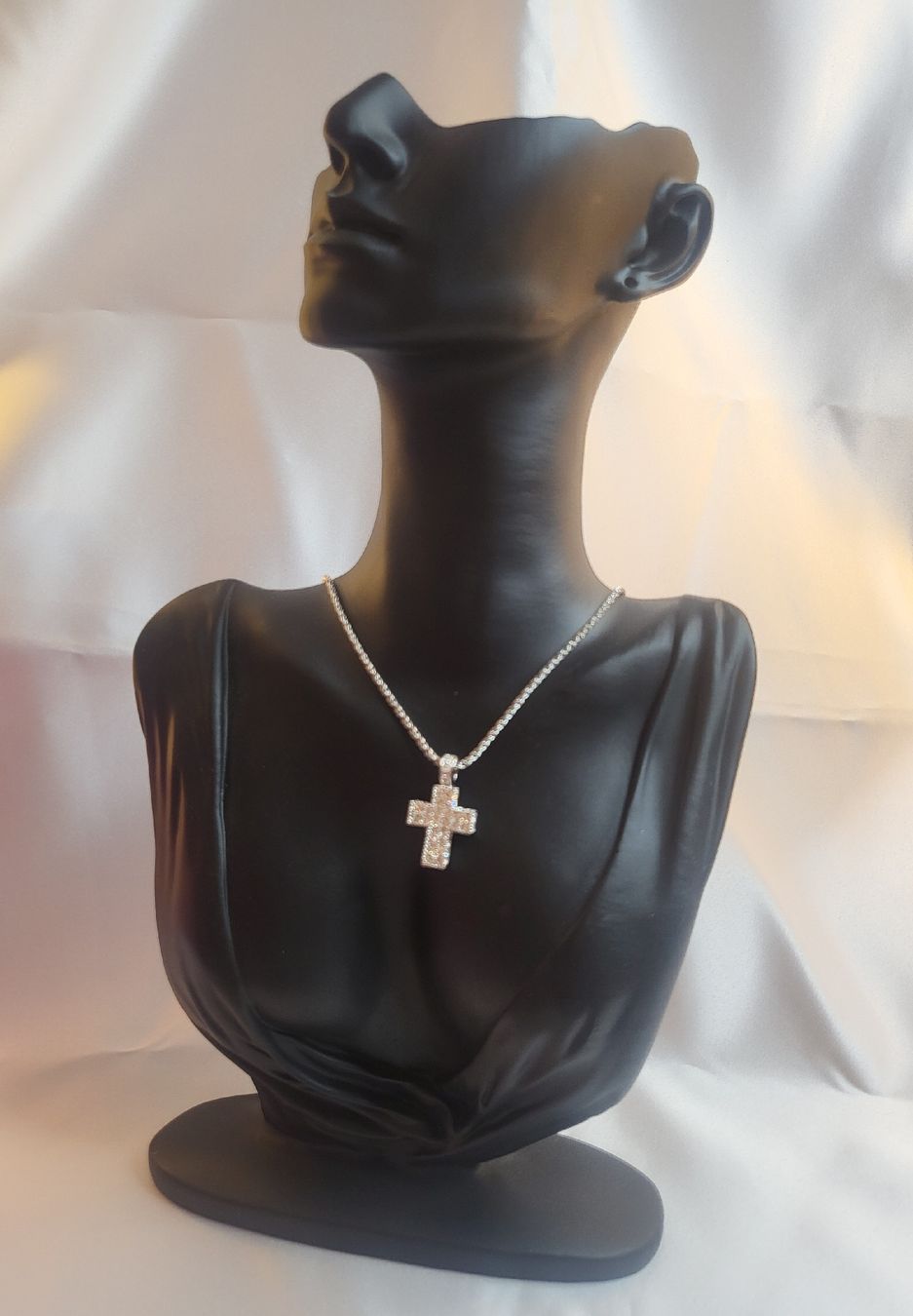 Swarovski Colliers: Swarovski Kreuz mit Kette – D'occasion à Hellbühl par d.d.d.125 3