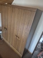 Schrank aus komplettem Schlafzimmer