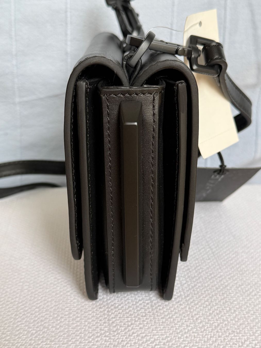 Borse da donna: Micro Umhängetasche Leder Schwarz, Crossbody Baxter – Usato da Winterthur venduto da ksu_md2k 7