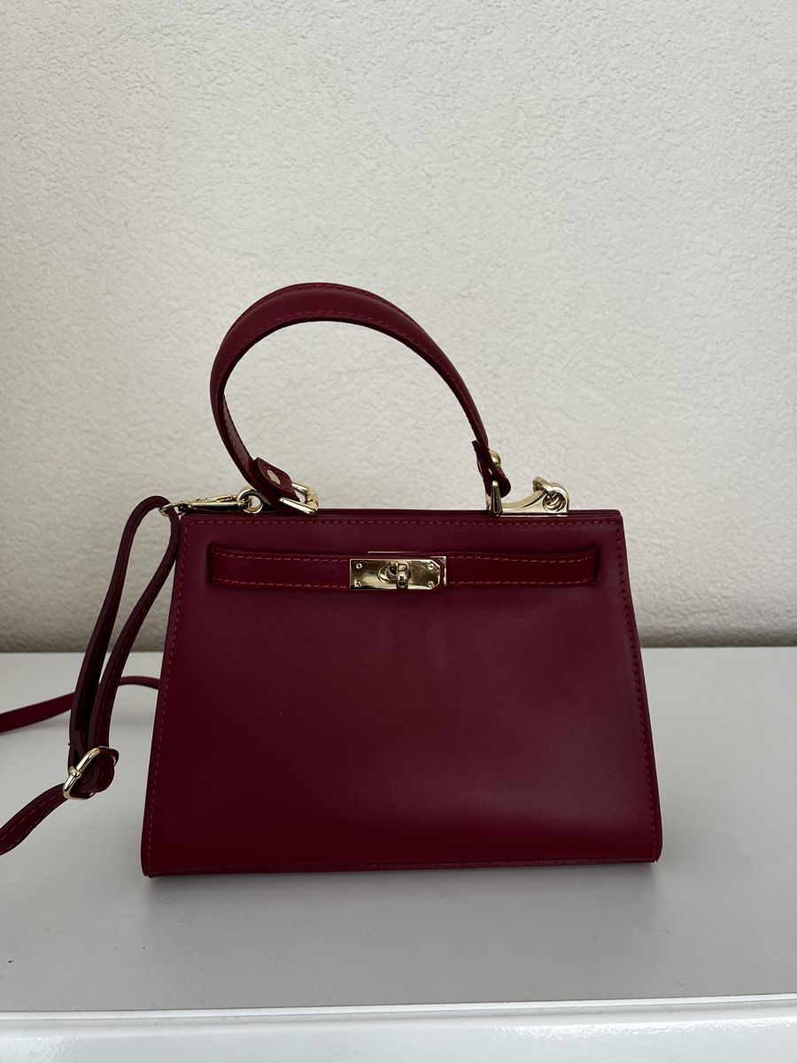 Borse da donna: Burgundy Mini Bag - Stylish and Versatile Fall Handbag! – Nuovo (secondo la descrizione) da Ostermundigen venduto da mar_6bs5