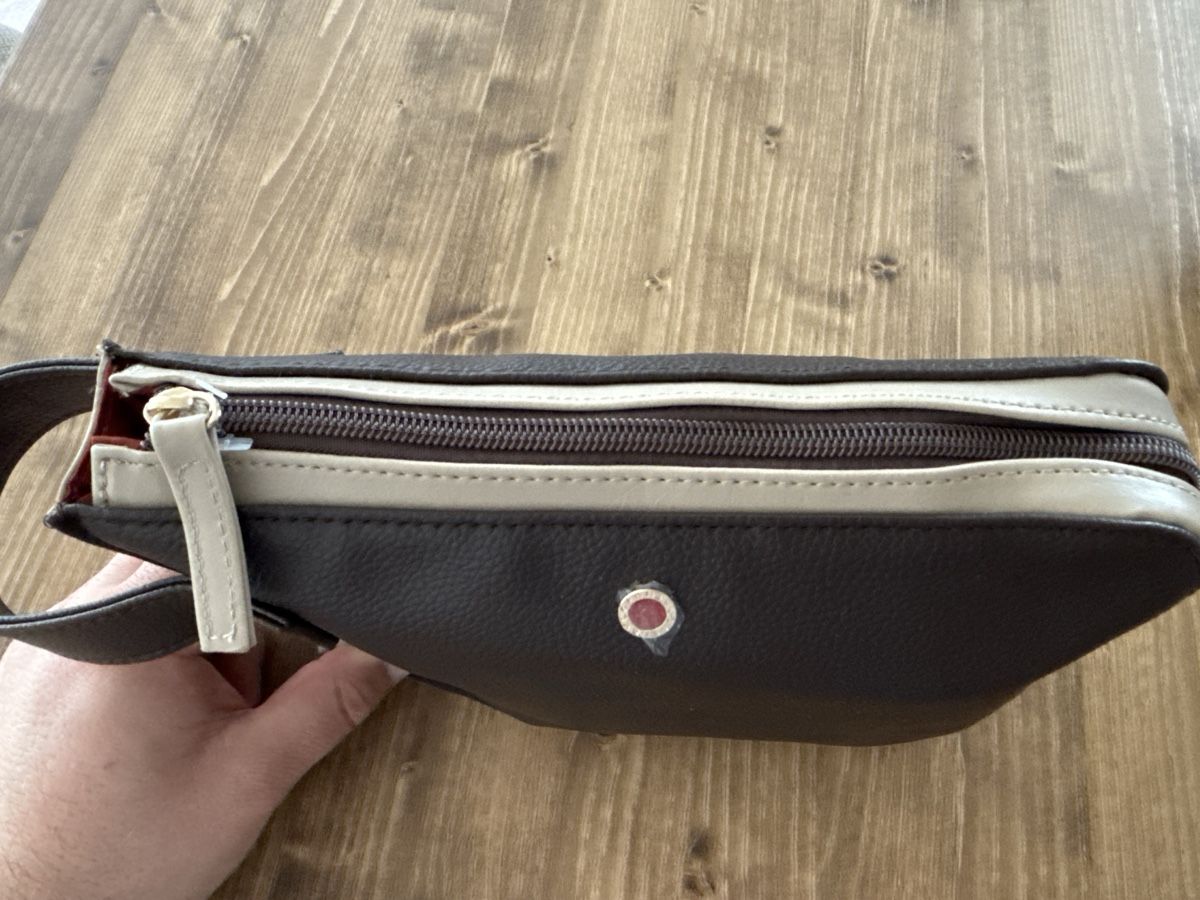 Trousses de maquillage: Bvlgari Emirates First Class Amenity Kit – Neuf avec emballage d'origine à Wettingen par Jackson21 2