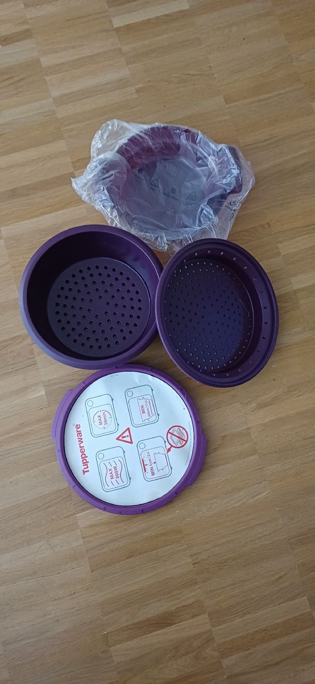 Tupperware Elettrodomestici da cucina: Tupperware Siebform mit Deckel neuwertig – Nuovo (secondo la descrizione) da Wittenbach venduto da nic_gvc6