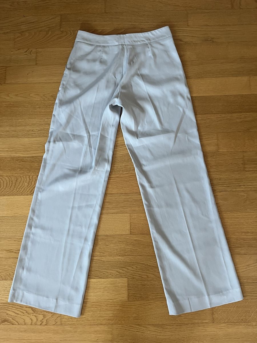 Pantalons: Stoffhose leicht hellgrau/hellblau  – D'occasion à Stadel par Comporta 2