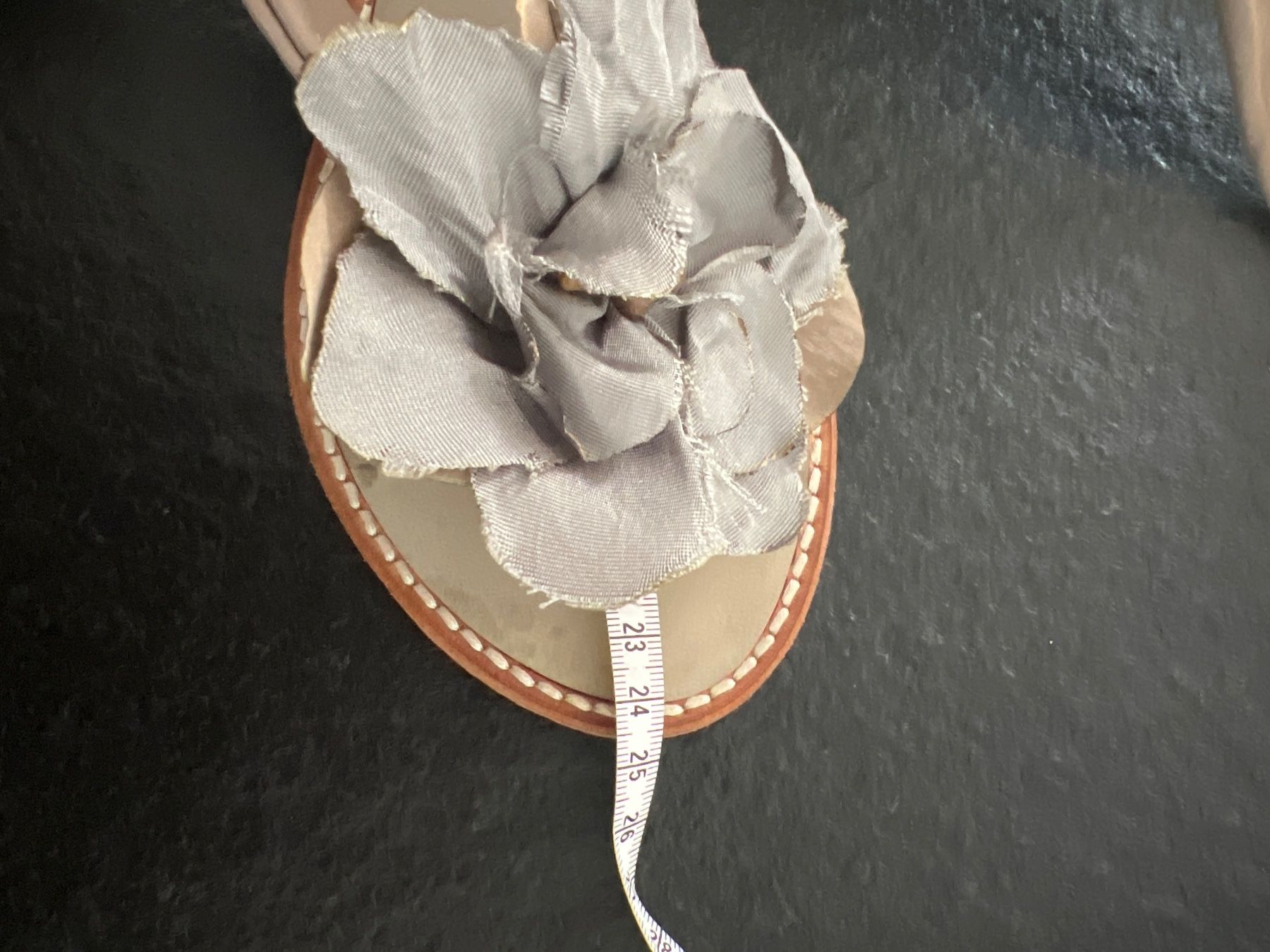 Brunello Cucinelli Scarpe da donna: Brunello Cucinelli Summer Sandals with Flower  36  – Usato da Luzern venduto da TIsabel 5