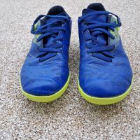 Kinder Fussballschuhe für Rasen, Gr 32, KIPSTA