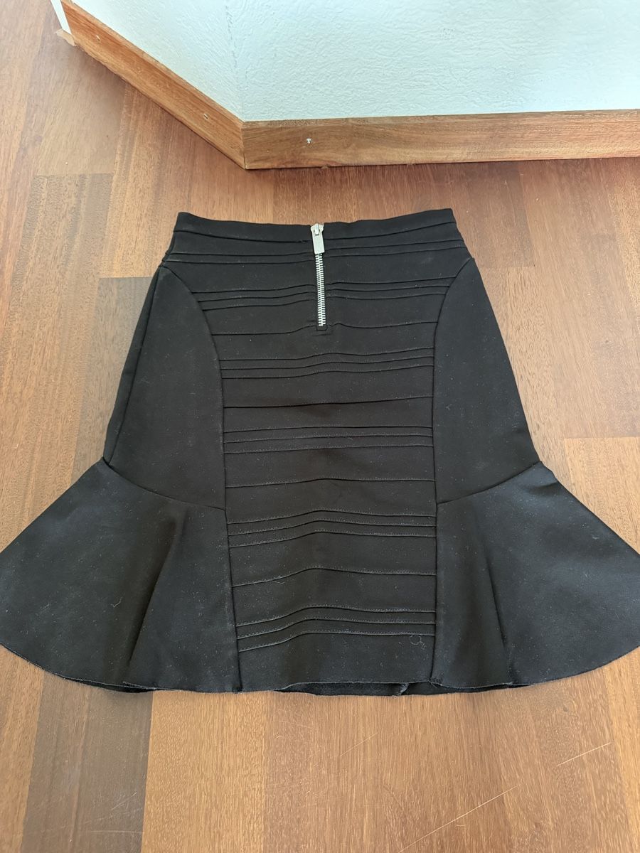 Maje Gonne: Chic Black Flared Maje  Skirt - Size 38  – Usato da Zürich venduto da Vikkinikki