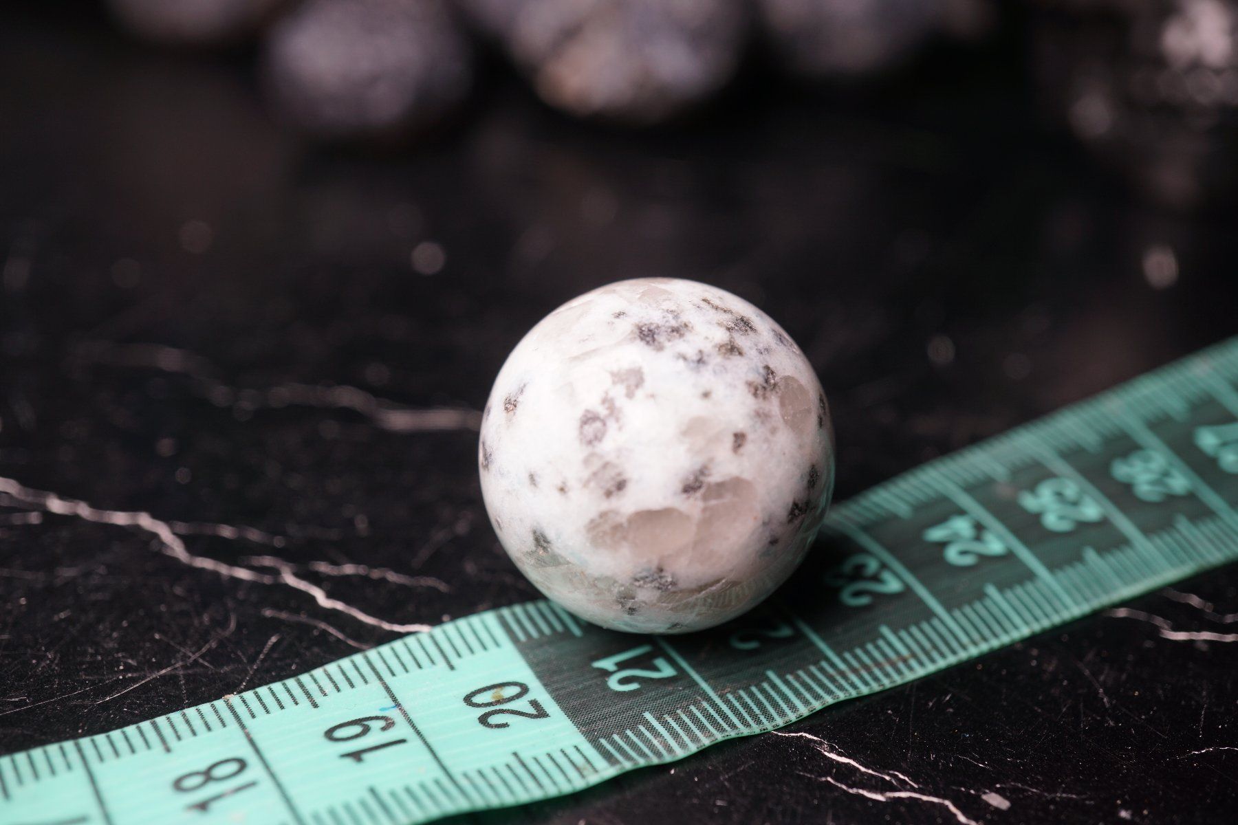 Mineralien & Heilsteine: Kiwi Stone    30mm Stein-Kugel - Startpreis ab 1.- – Neu und originalverpackt aus Eschenbach SG von  5
