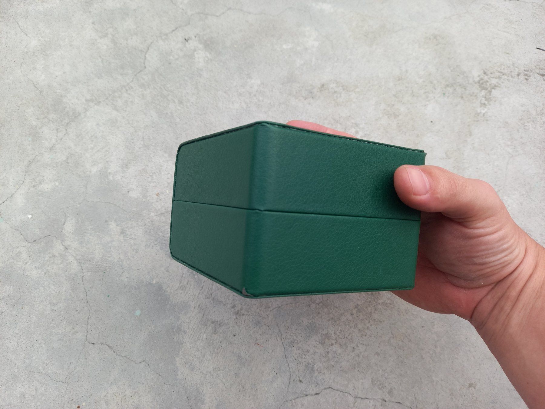 Uhrenboxen: 5x Dunkelgrüne Uhrenbox aus PU-Leder Boîte à montre verte – Neu und originalverpackt aus Lausanne von WATCH-WORLD 4
