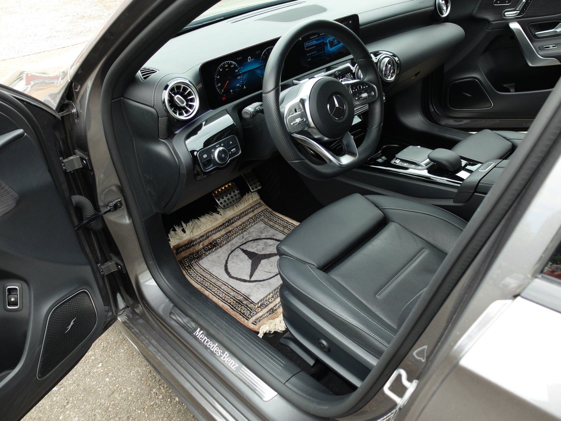 Mercedes-Benz Autos: Mercedes A 250e AMG Line – Gebraucht aus Muri AG von Oblomow 2