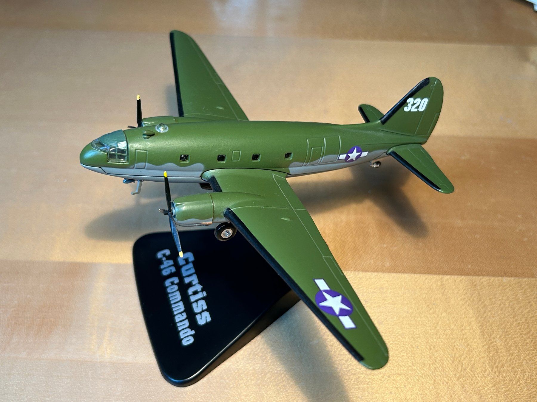 Kit di modellismo & Modellini statici: Flugzeugmodell Curtis C-46 Commando 1: 144 – Usato da Kloten venduto da HeiHo68
