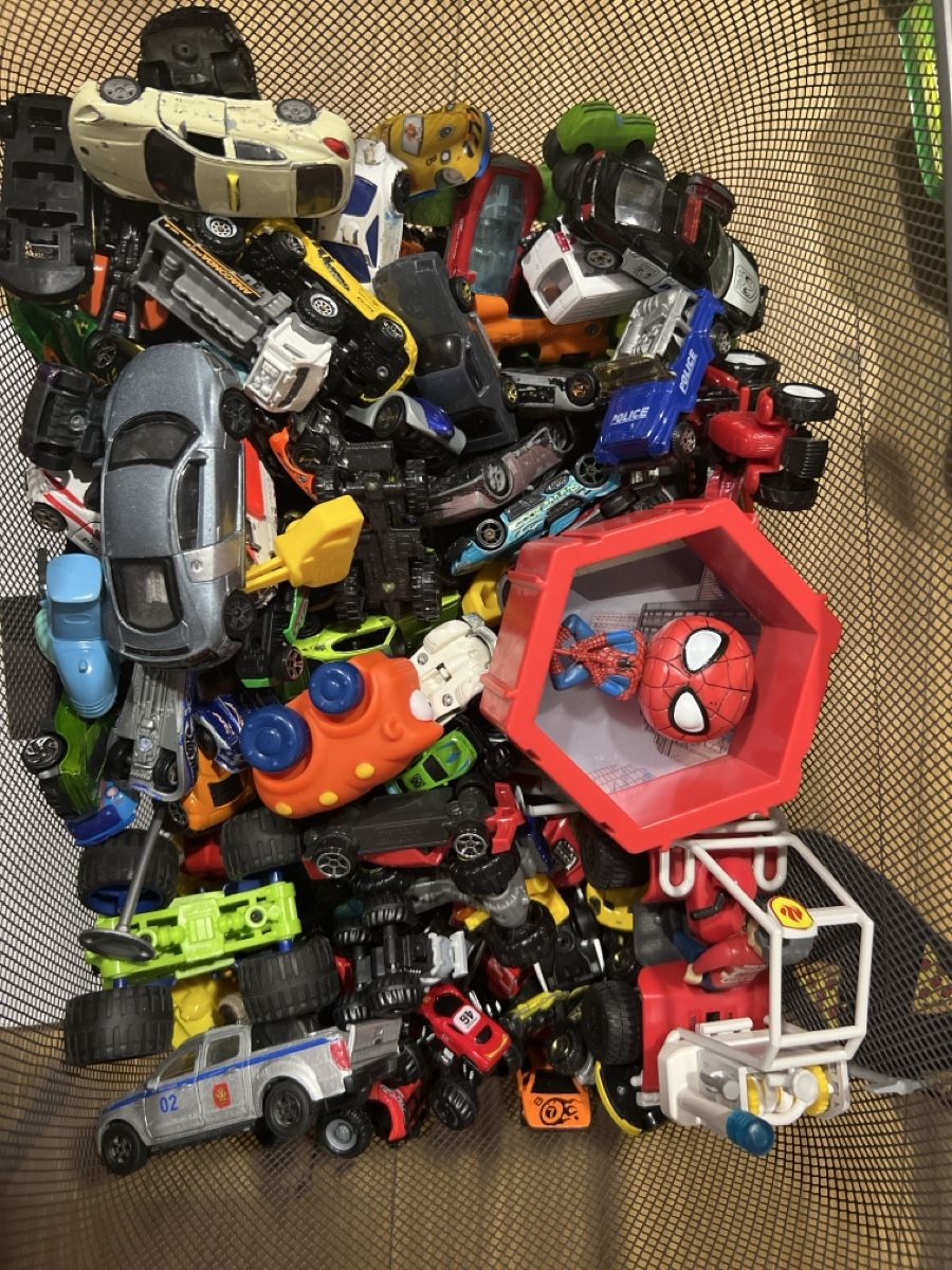 Jouets:  Spielzeugautos gebraucht – D'occasion à Toffen par ann_l58m