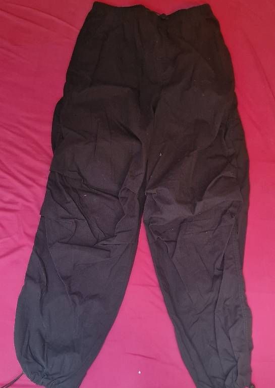 Pantaloni: Hose  – Usato da Riehen venduto da Joloe