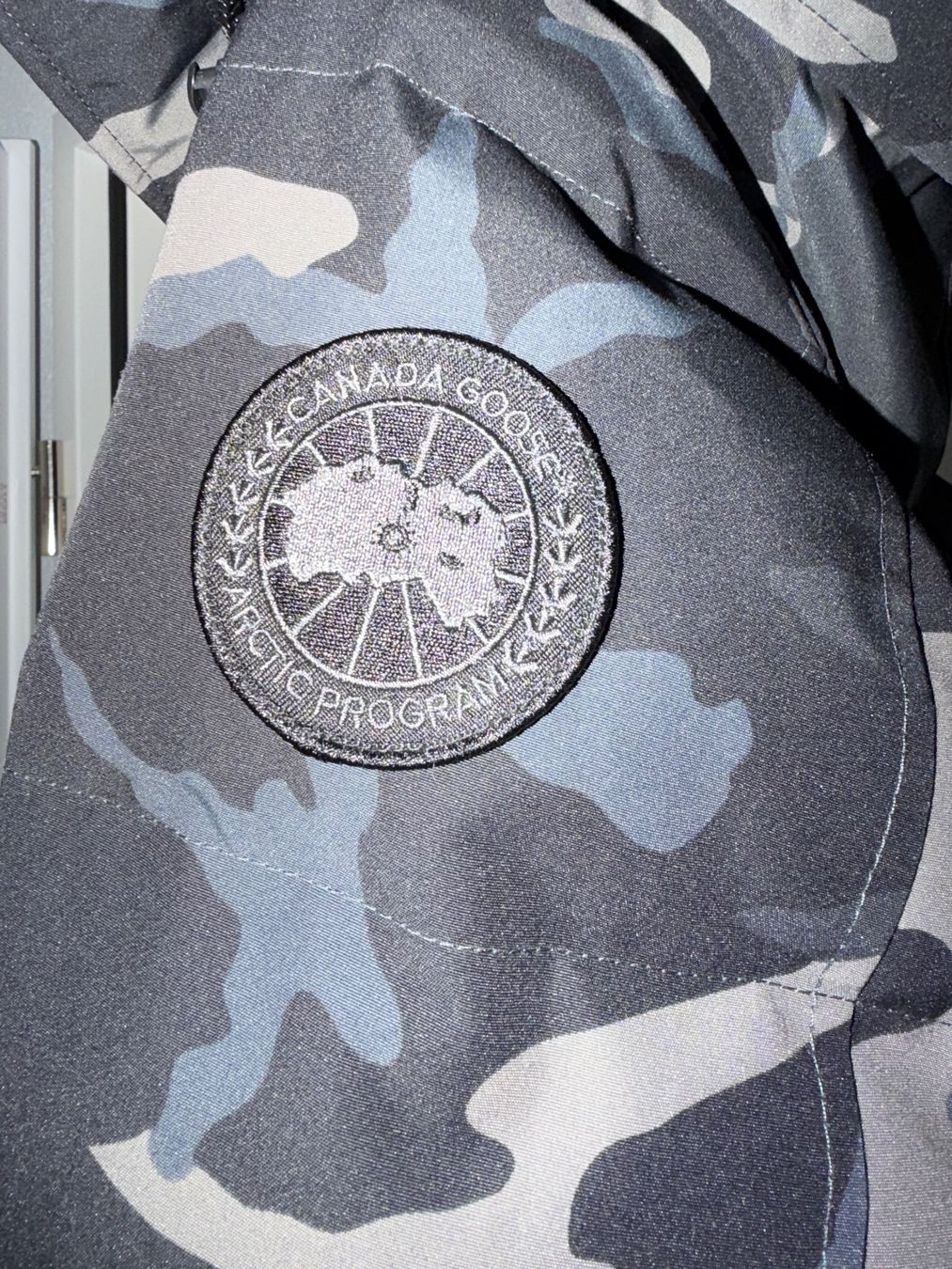 Canada Goose Giacche: Canada Goose Black Edition Neu – Nuovo (secondo la descrizione) da Ehrendingen venduto da Nr.7 2