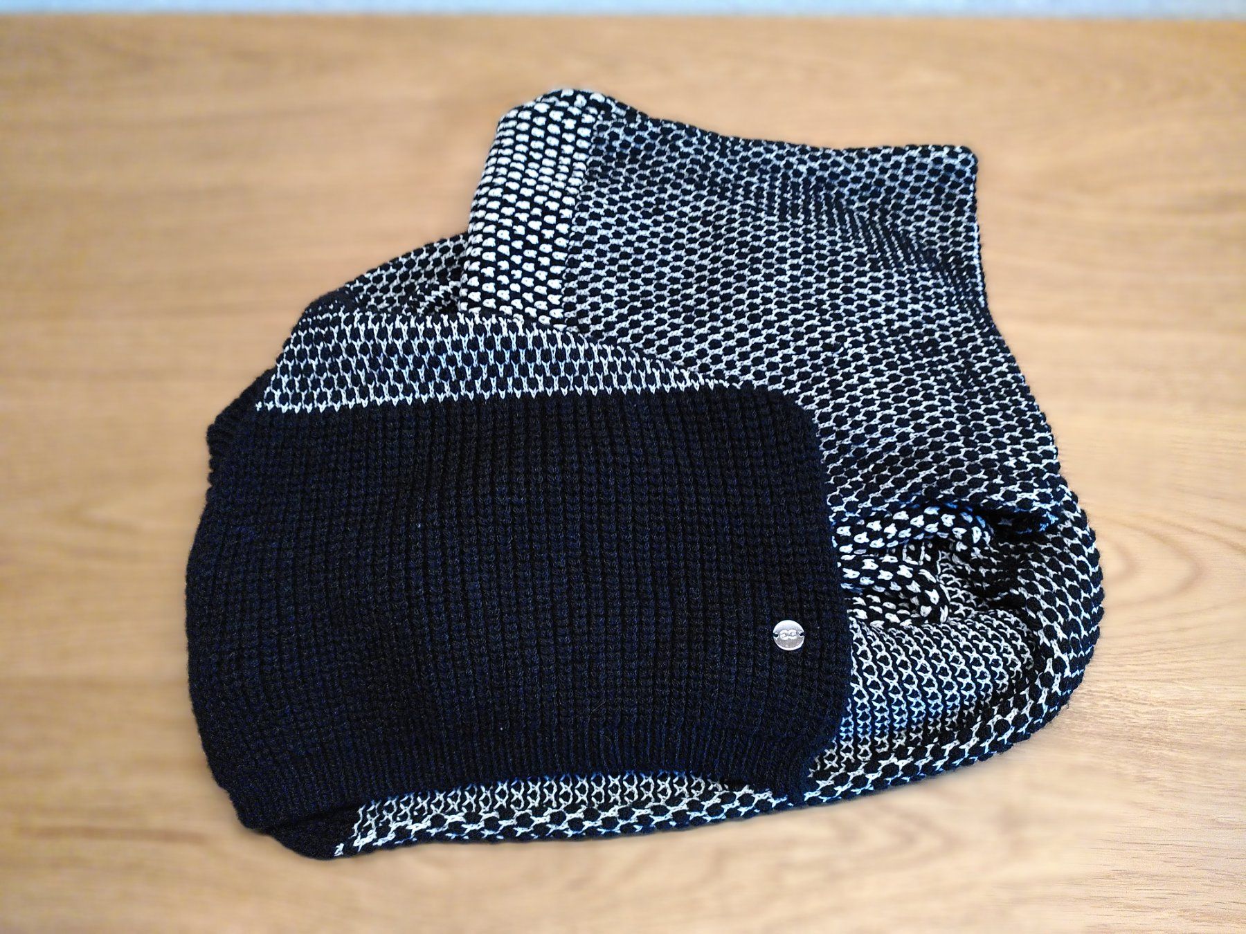 Escada Foulard & Sciarpe: Gestrickter Escada-Sport Schal – Nuovo (secondo la descrizione) da Zürich venduto da van_5xbk 1