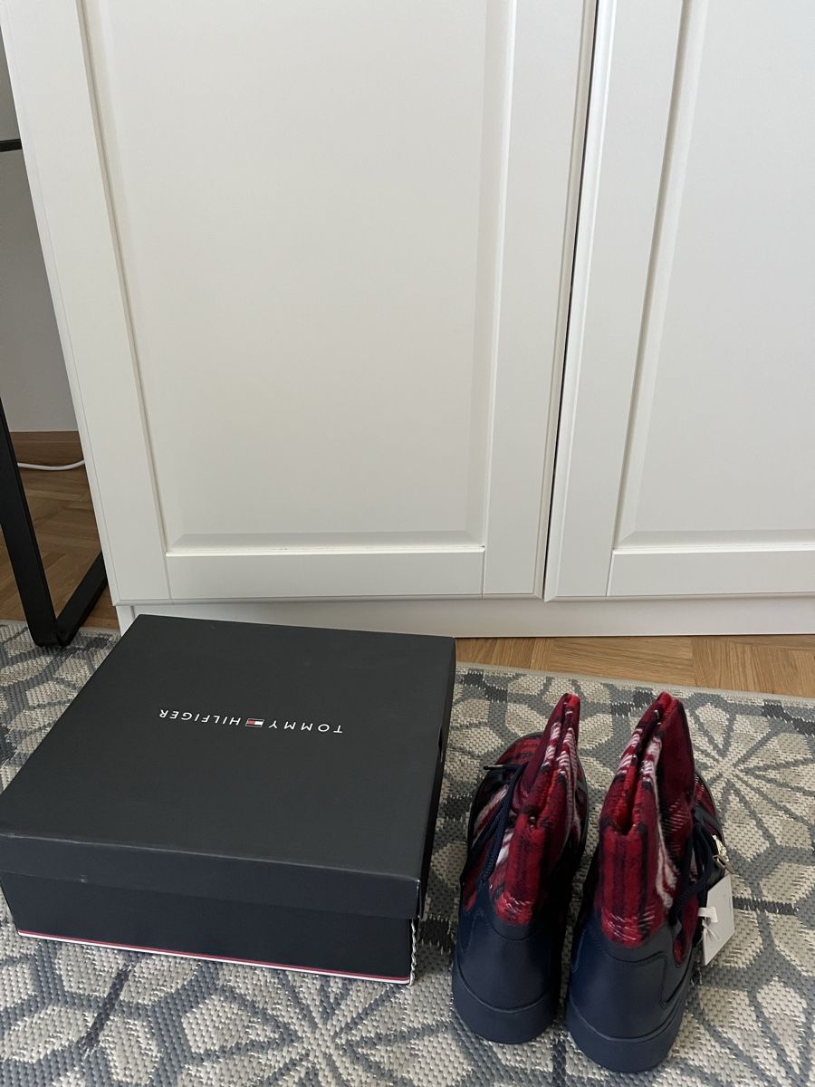 Tommy Hilfiger Damenschuhe: Tommy Hilfiger Boots – Neu und originalverpackt aus Allschwil von eyl_bb8q 5