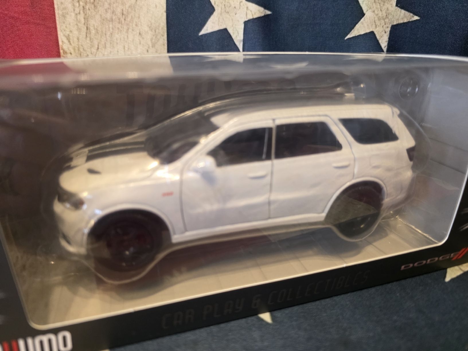 Dodge Modellini d'auto: 18'Dodge Durango SRT 1:32 Neu – Nuovo e nell'imballaggio originale da Goldingen venduto da Muscle_Cars84 1