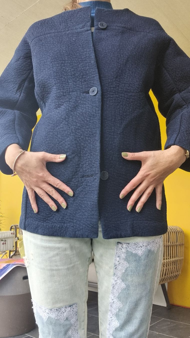 Guess Mäntel: Guess Kurzmantel Grösse S Dunkelblau – Gebraucht aus Bad Zurzach von Mfritzli