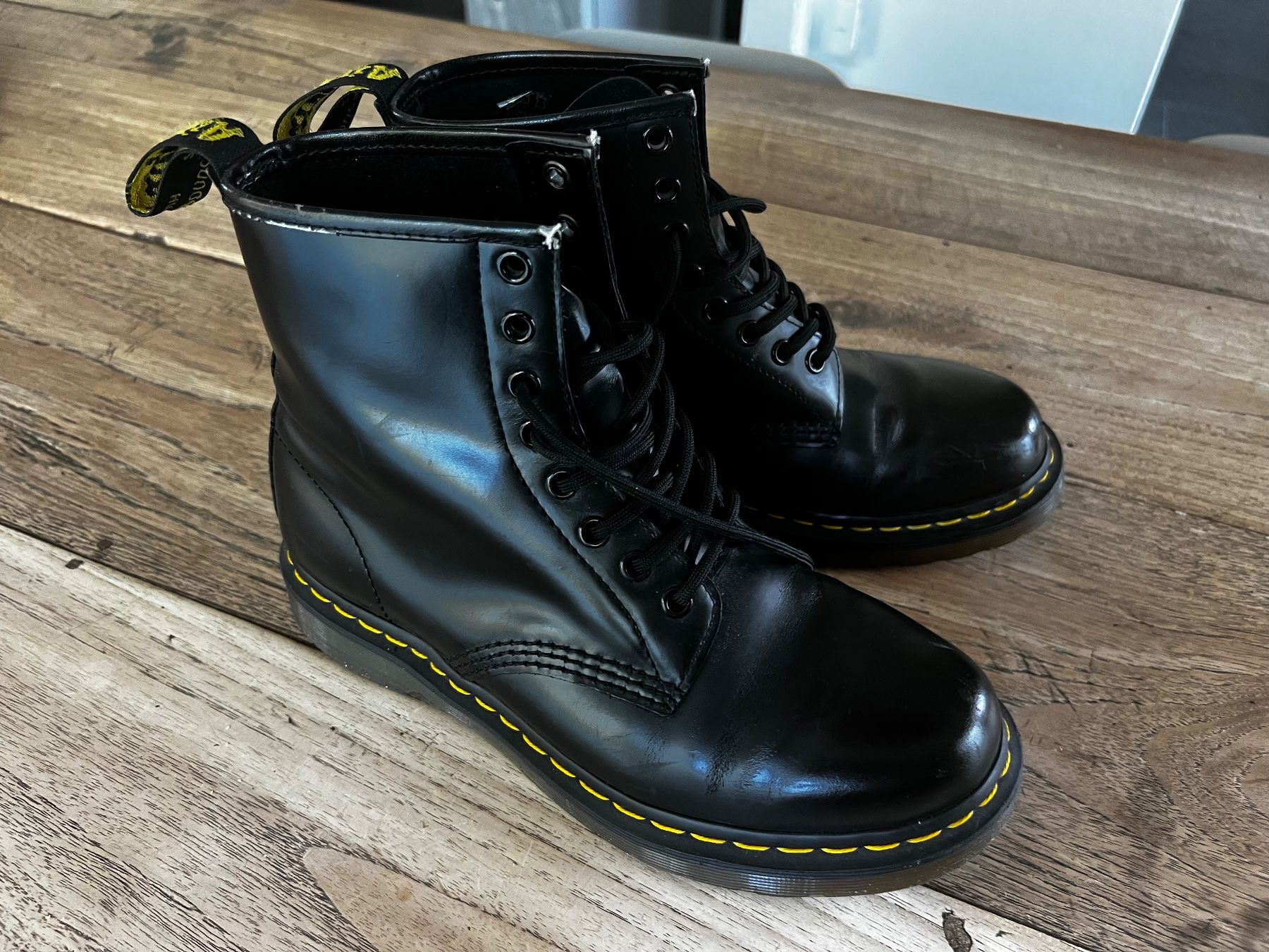 Dr. Martens Scarpe da uomo: Schwarze Dr. Martens Schuhe – Usato da Chur venduto da MarcusinChur 1