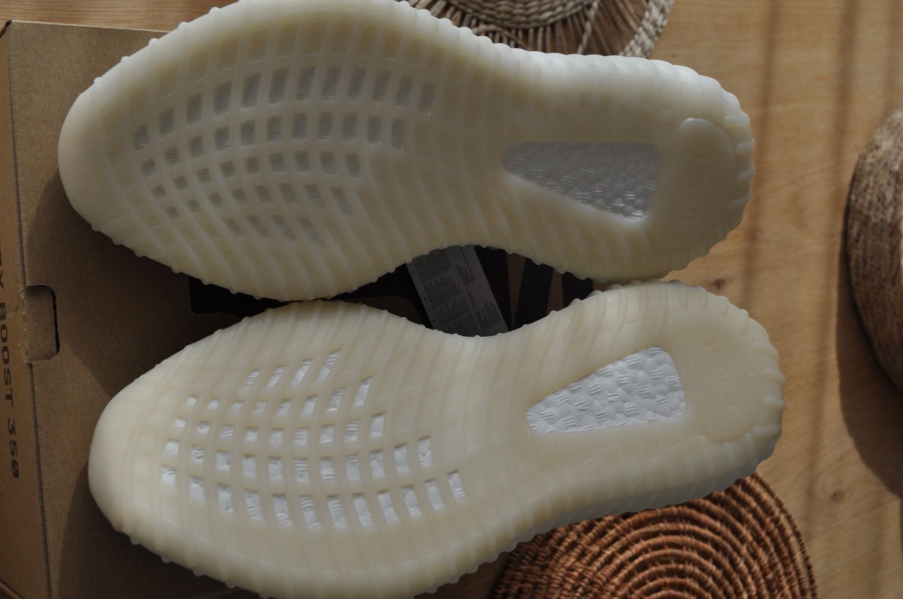 Adidas Herrenschuhe: Adidas Yeezy Static Neu US 9,5 Quittung – Neu und originalverpackt aus Biel/Bienne von Switzerland92 1