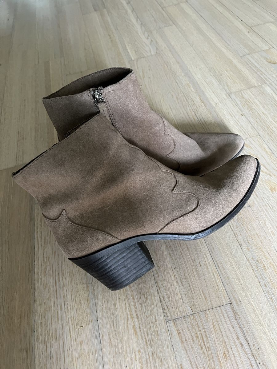 Pull&Bear Scarpe da donna: Cowboystiefel- Stiefelette – Usato da Zürich venduto da Ac294