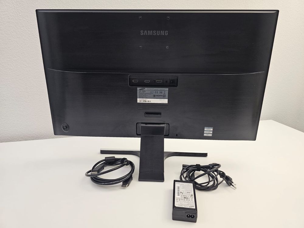 Samsung U28E590D 28