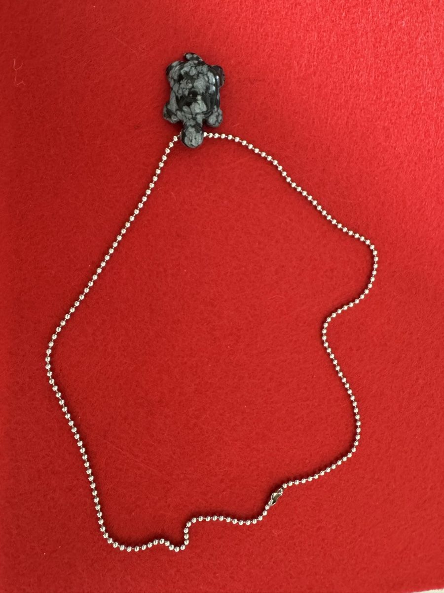 Catenine: Schildkröte aus Schneeflockenobsidian plus Kette – Usato da Lachen SZ venduto da artbyblondangel 6