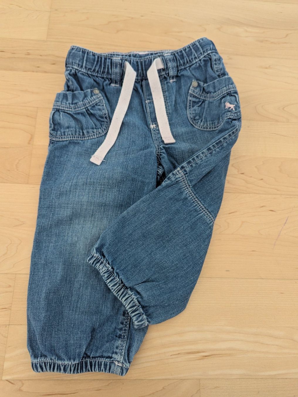 H&M Pantaloni: Jeans Mädchen Grösse 86 super Zustand – Usato da Uster venduto da petches 1