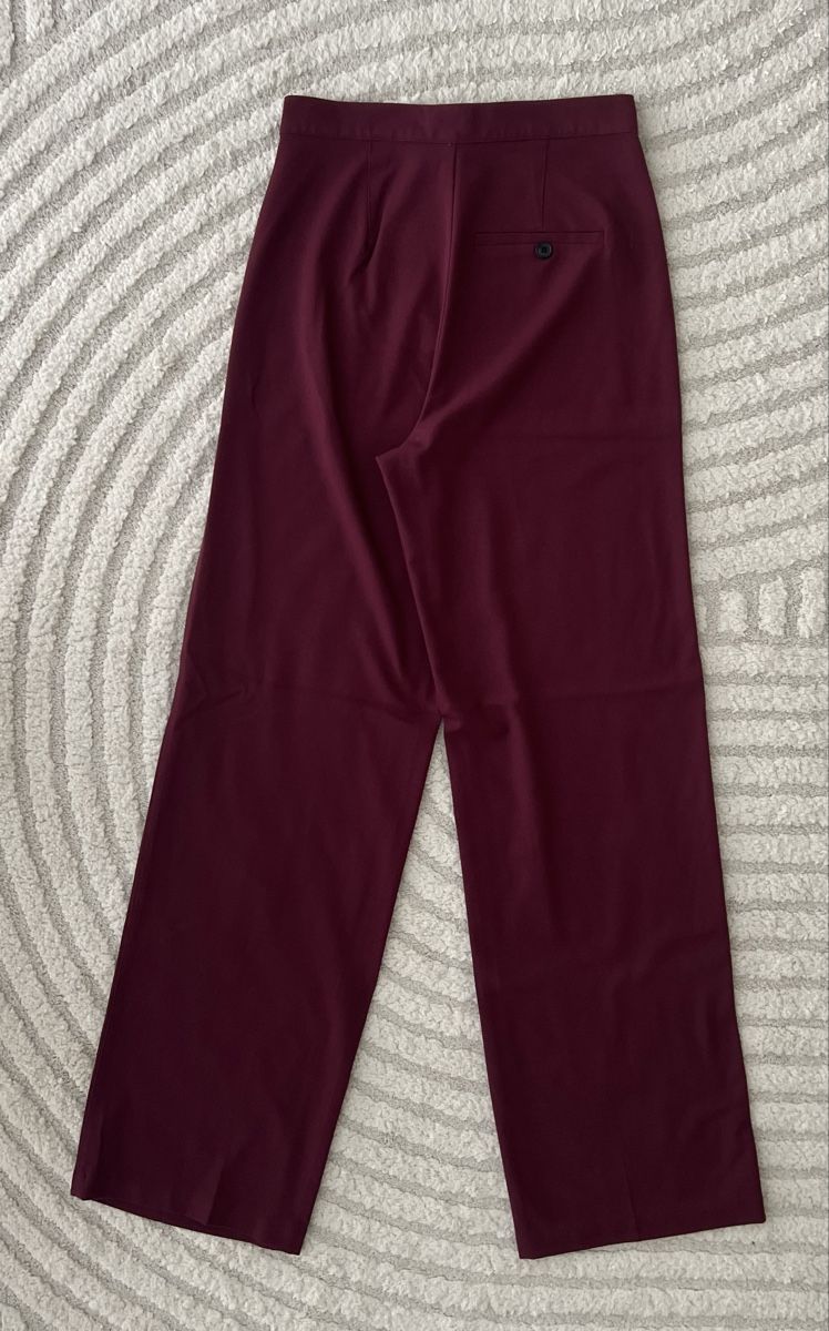 Pull&Bear Hosen: Stoffhose Pull&Bear bordeaux weit geschnitten Grösse S – Neu (gemäss Beschreibung) aus Spreitenbach von sah_9glw 1