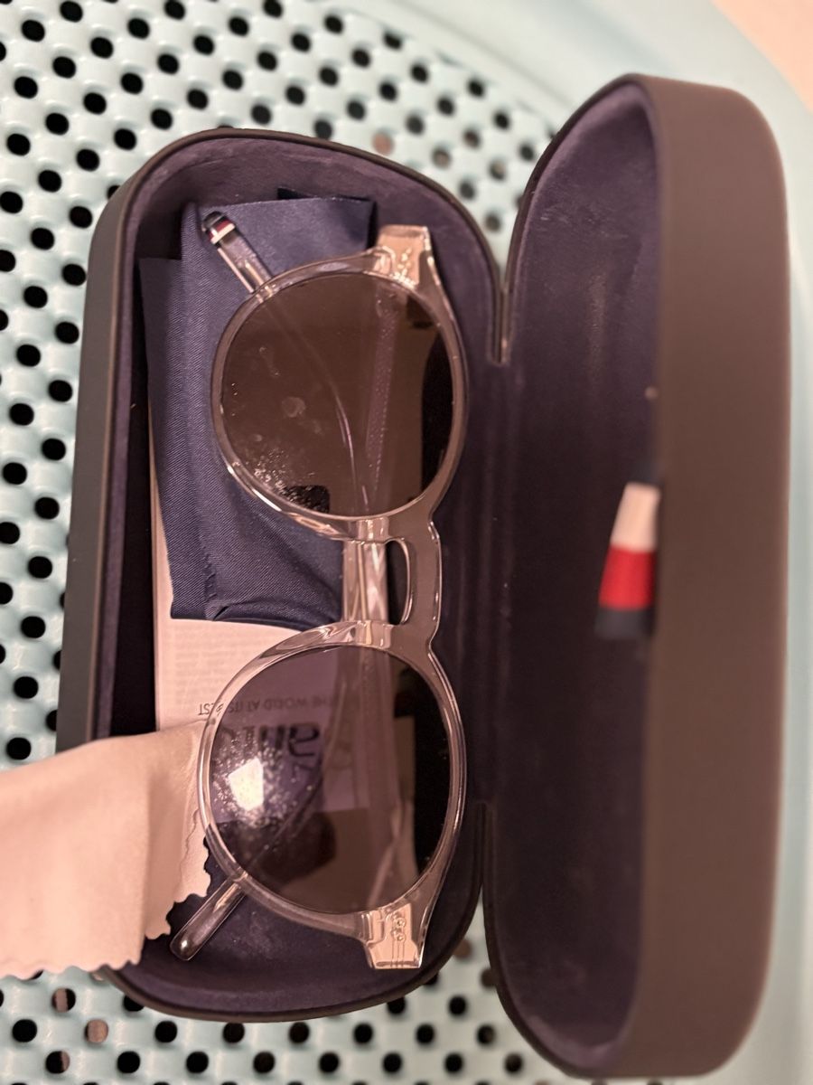 Tommy Hilfiger Lunettes & Verres: Tommy Hilfiger Sonnenbrille – D'occasion à Abtwil SG par Marcolino53 1