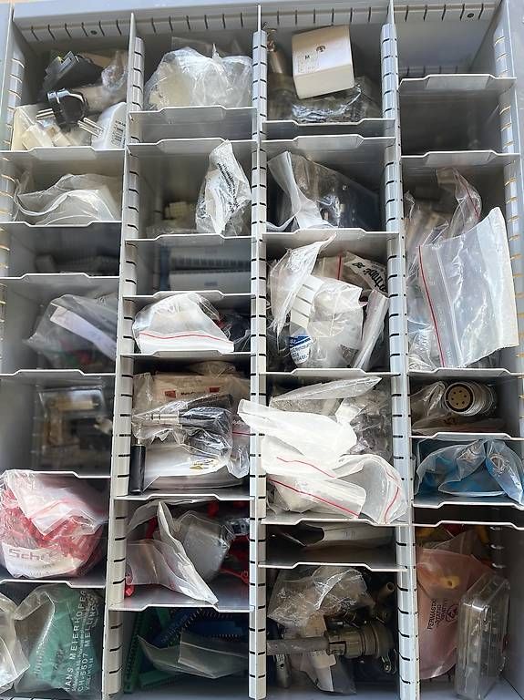 Kit di costruzioni: Diverse elektronische Stopfbüchsen" – Usato da Hochdorf venduto da Kiddy0 4